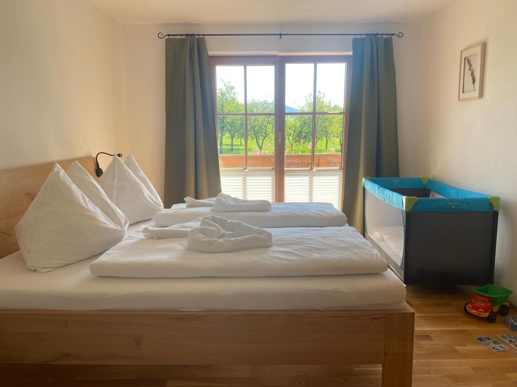 Biohof-Feichtinger Zell am Moos Quarto foto